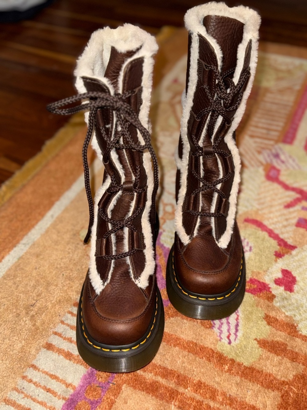 Dr. Martens size 8 faux fur lined Buzz lace up boots brown - Picture 4 of 7